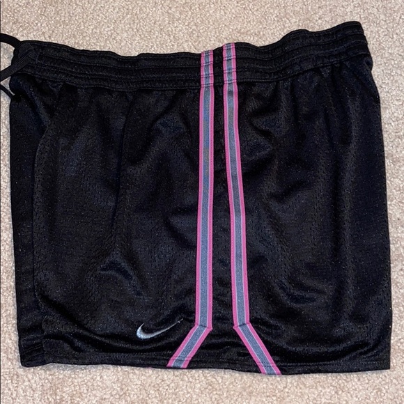 Women’s Nike Shorts - Picture 2 of 2